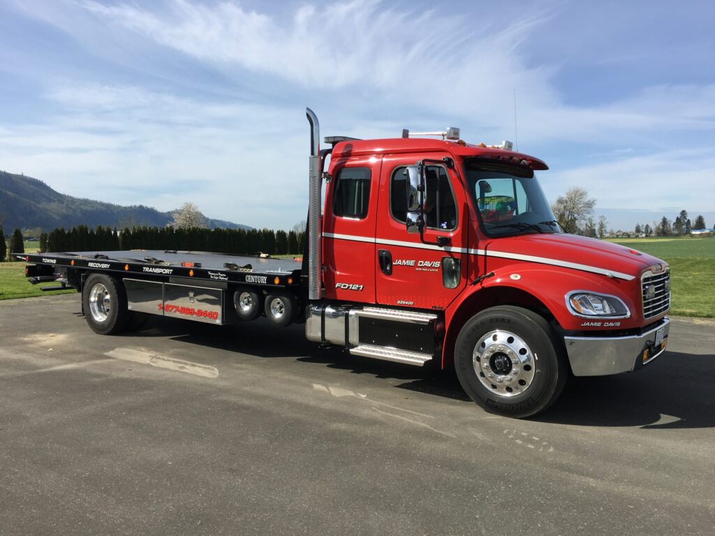 Flatbed vs. Wheel-Lift Towing