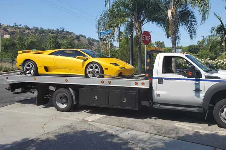 Cheap car recovery Dubai